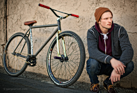 Forest Parker - Fixed Gear Freestyle pro cyclist