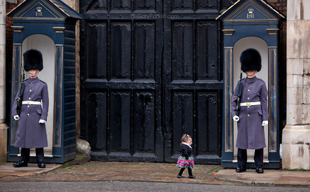 Bridgette Jordan, 23, in London to pickup her Guinness "World's Smallest Lady" title - 2'3" & 19 pounds - seriously distracts the Queen's Guards at Buckingham Palace