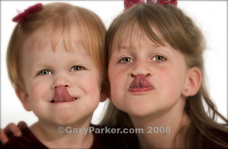 The Tarnow Sisters, Kasey & Shelby.  Kasey has Achondroplasia.  Shelby is an average stature child.
